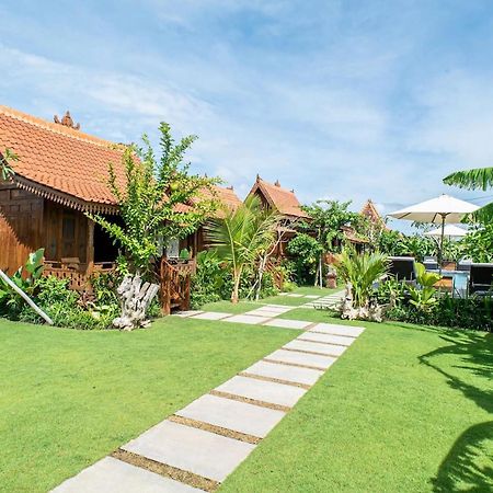 Lima Beach Inn Munggu Екстер'єр фото